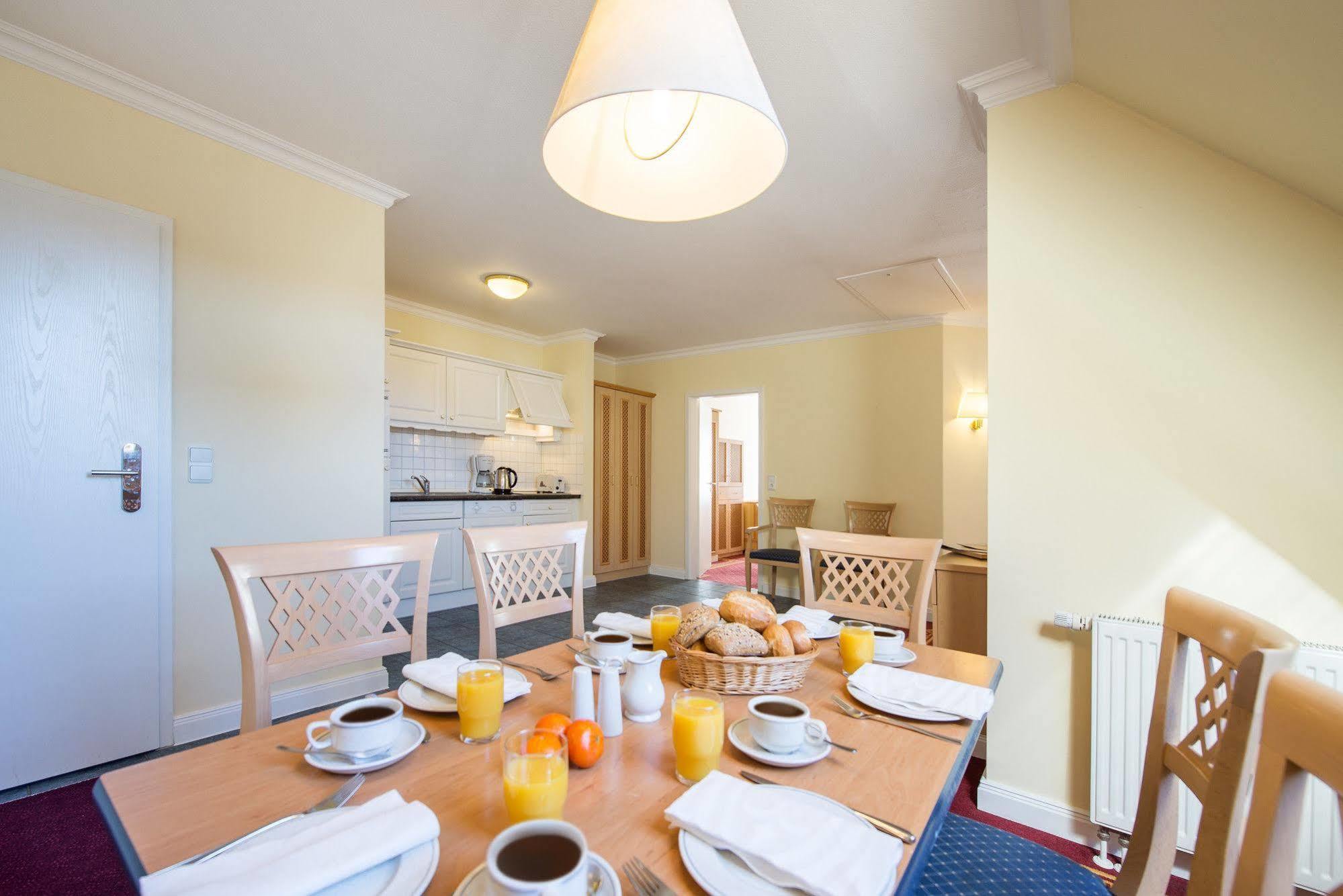 Aparthotel Kuehlungsborn, Villa Am Konzertgarten Eksteriør billede