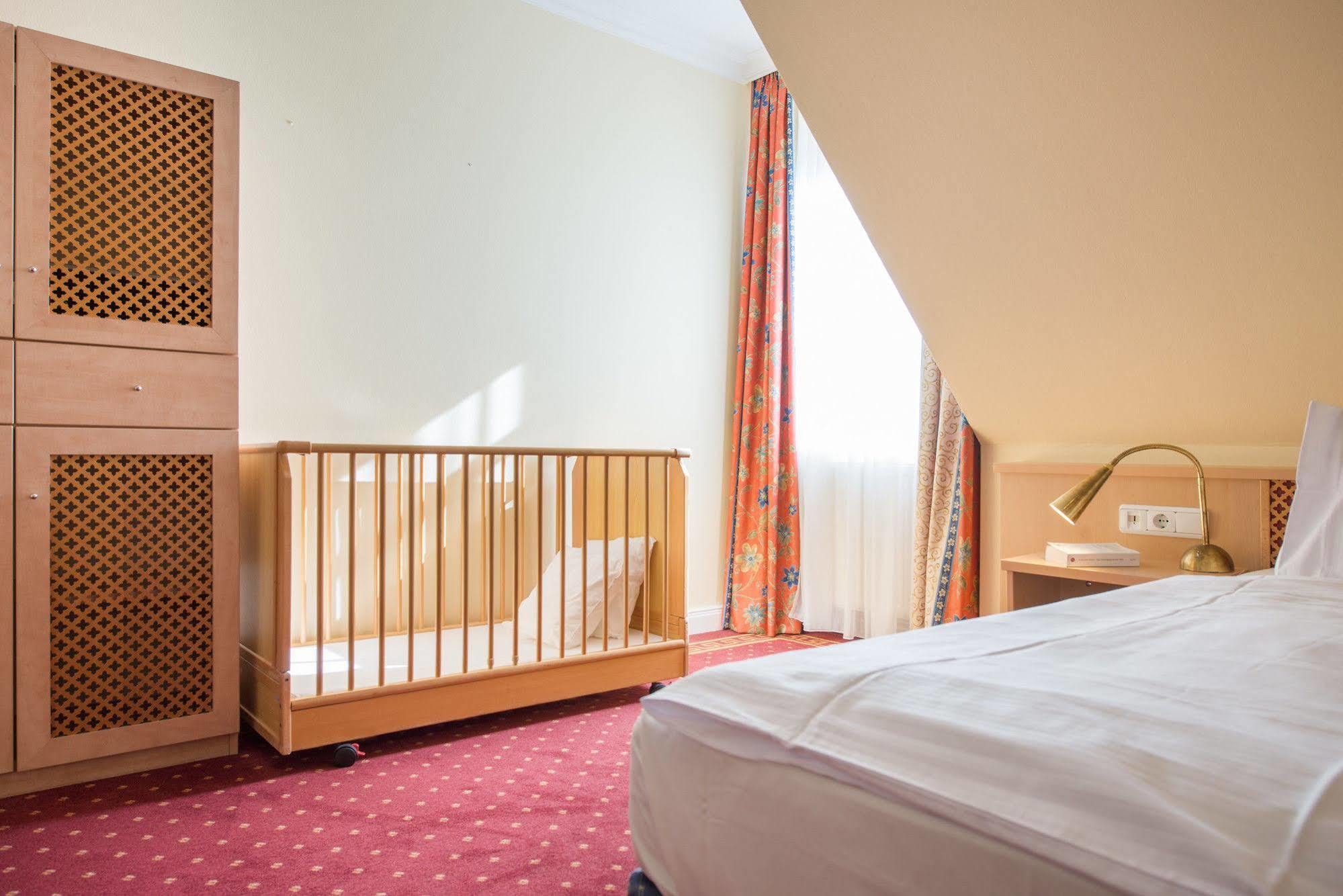 Aparthotel Kuehlungsborn, Villa Am Konzertgarten Eksteriør billede